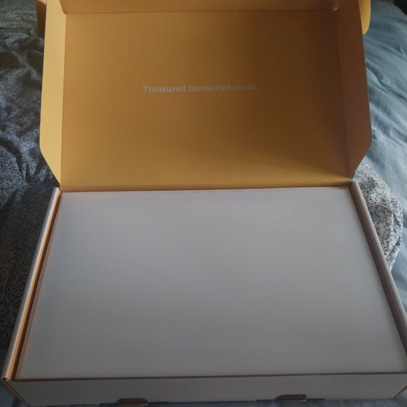 Skylight Digital Picture Frame - WiFi Enabled with Load from Phone Capability - Picture 10 of 12